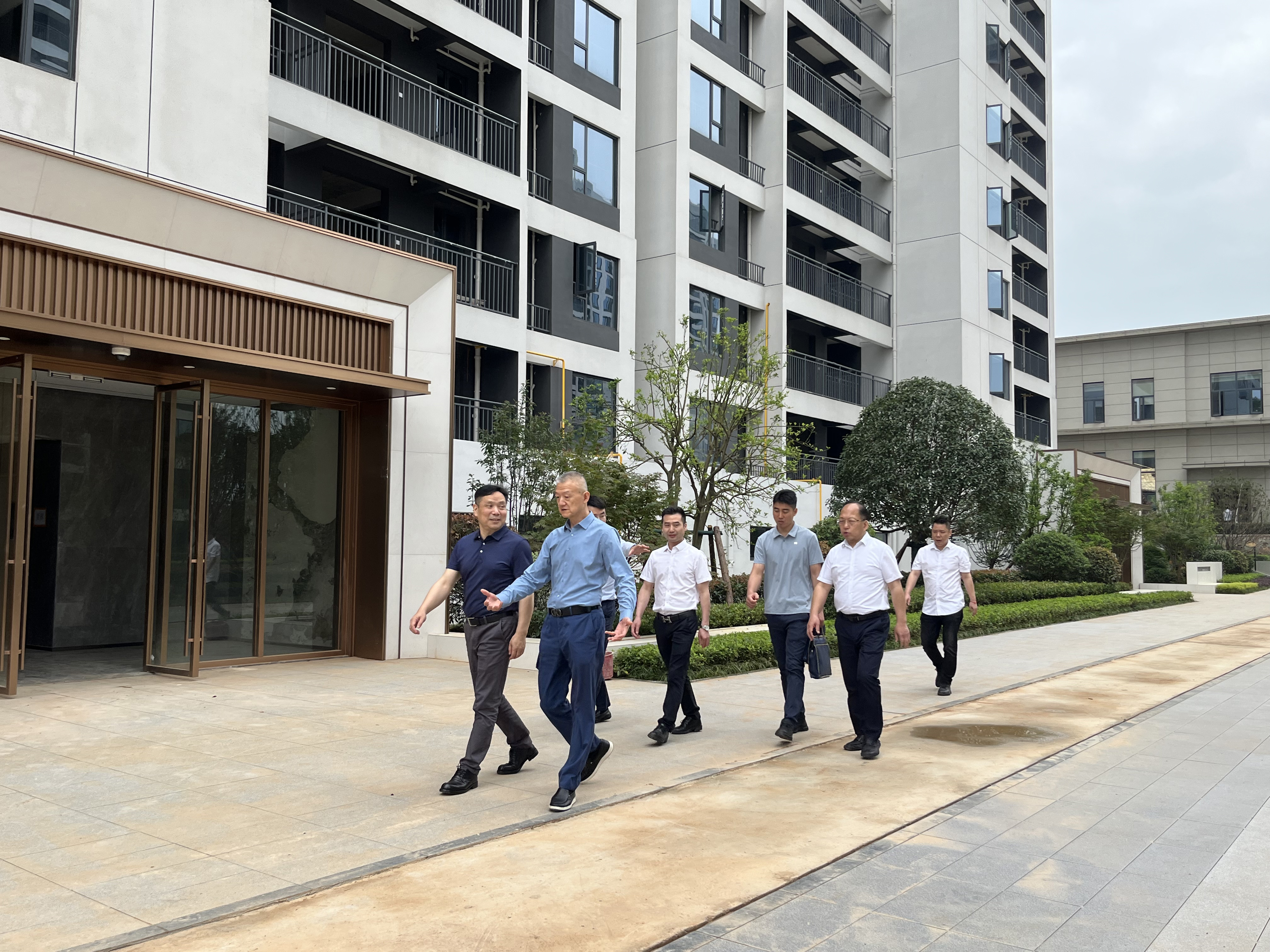 省房協(xié)到湖南建投·融城名著項(xiàng)目考察指導(dǎo)“廣廈獎(jiǎng)”參評(píng)工作