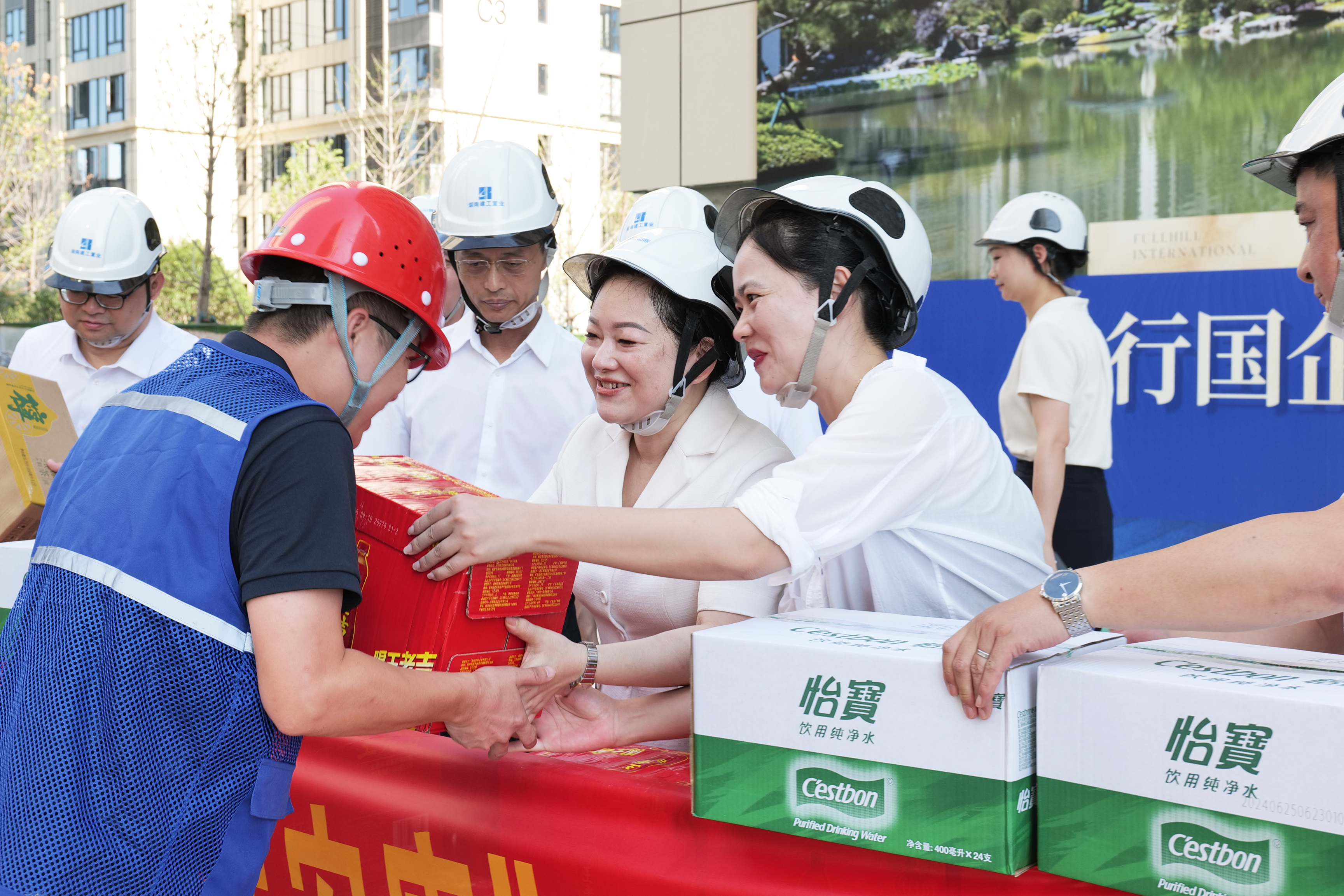 公司開展“工會送清涼 防暑保安康” 慰問活動