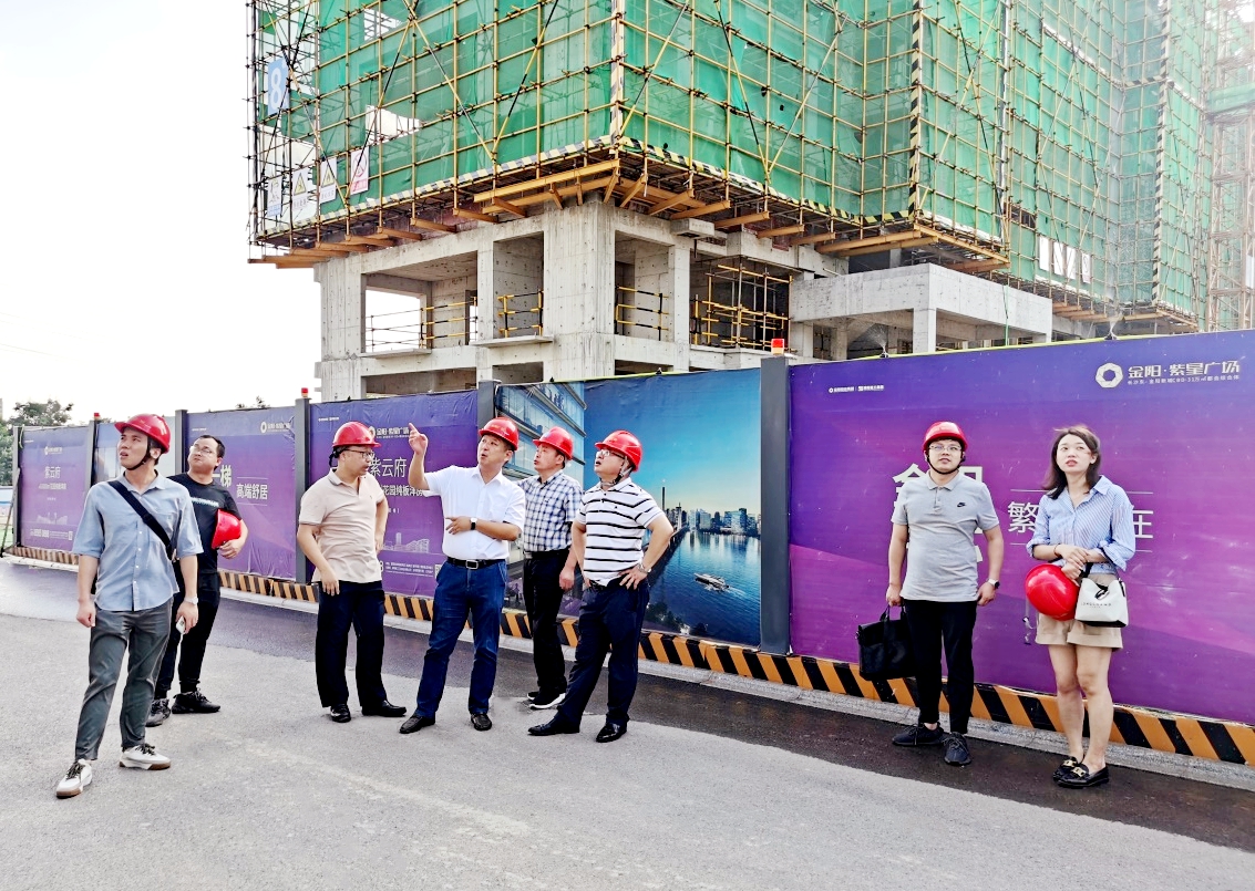 湖南建工地產(chǎn)黨委副書(shū)記、總經(jīng)理陽(yáng)繼承調(diào)研金陽(yáng)?紫星廣場(chǎng)、友誼臺(tái)項(xiàng)目