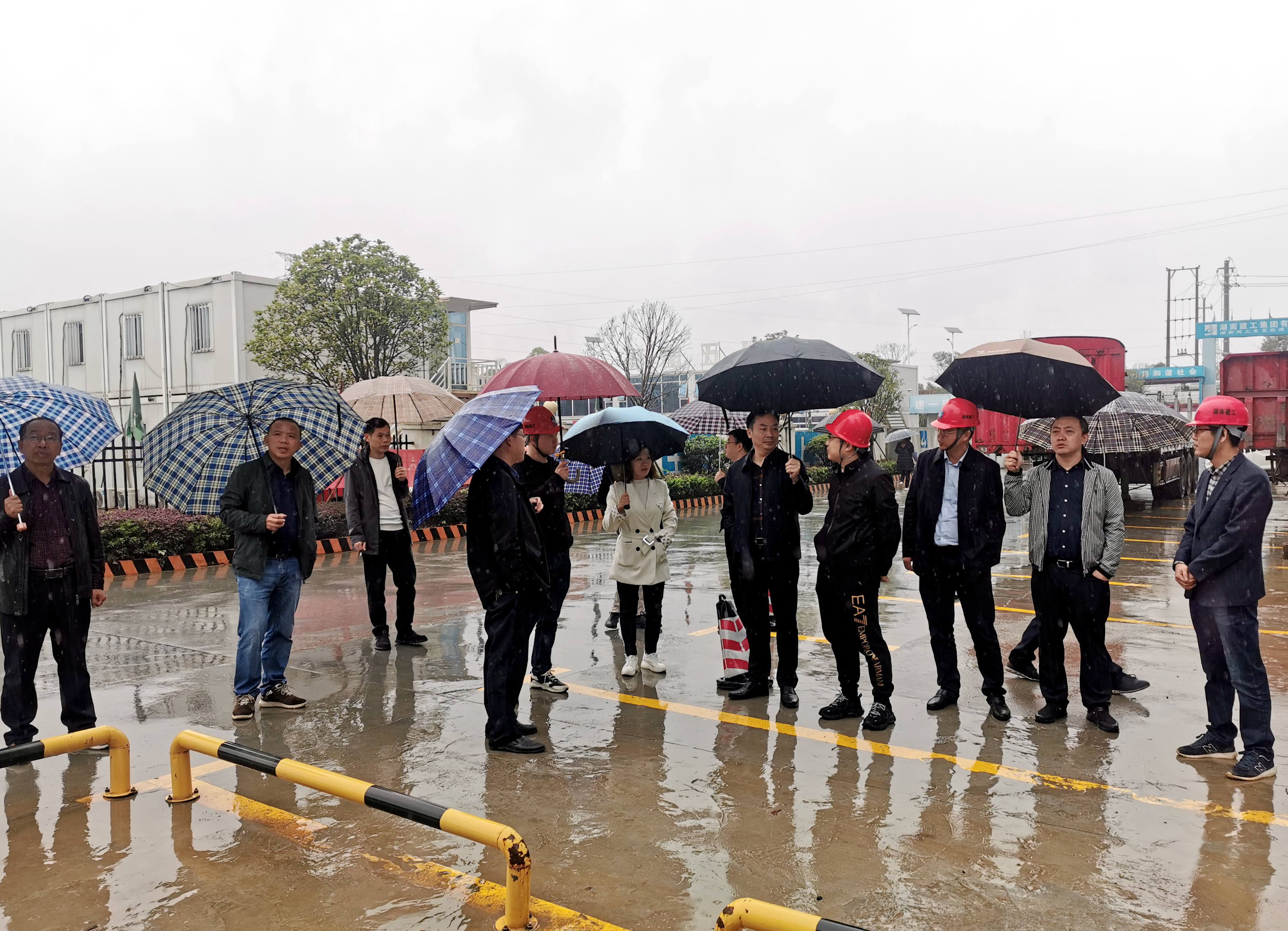 郴州市住建局黨組書記、局長劉洪越到建工·東璽臺項目工地考察觀摩