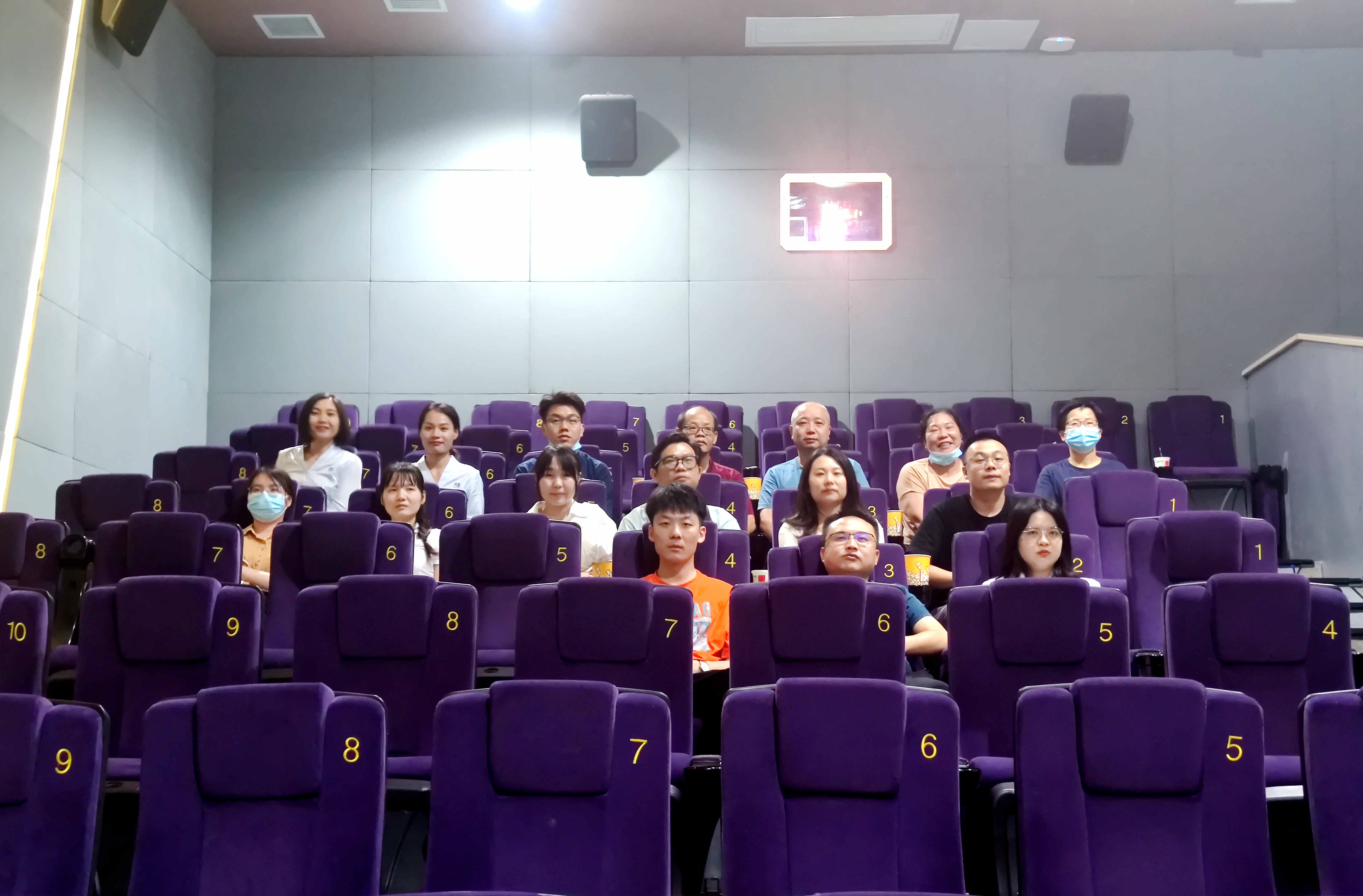 東璽臺項(xiàng)目黨支部開展紅色觀影活動