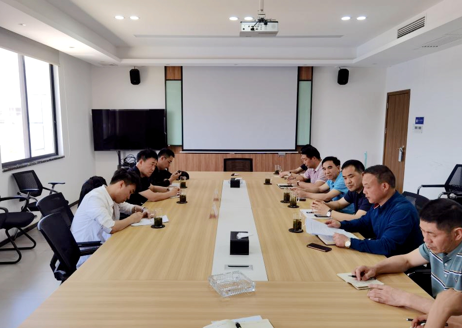 湖南建工地產(chǎn)工程總監(jiān)周友森帶隊(duì)赴岳陽項(xiàng)目檢查指導(dǎo)工作