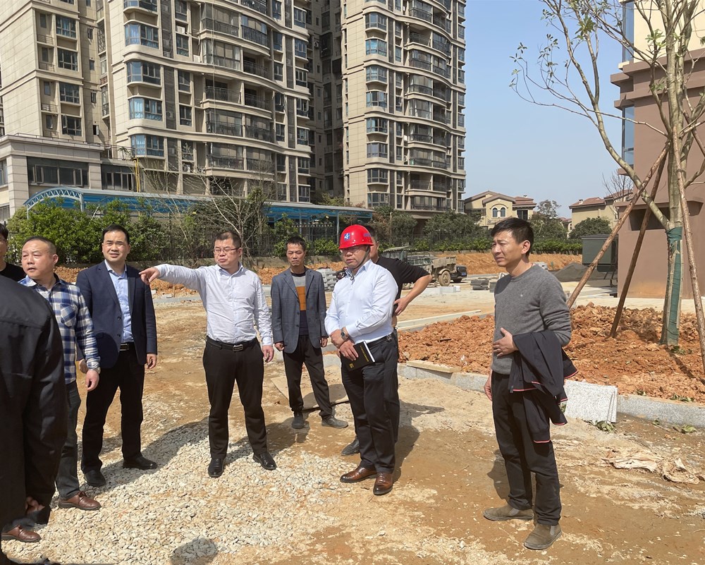 湖南建工地產(chǎn)黨總支副書記、總經(jīng)理 陽繼承赴岳陽項(xiàng)目調(diào)研指導(dǎo)工作